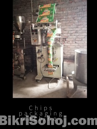 Chips packaging machine